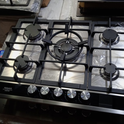 Plaque Ariston Hotpoint Efficient and Safe Electric Cooktop with Four Burners